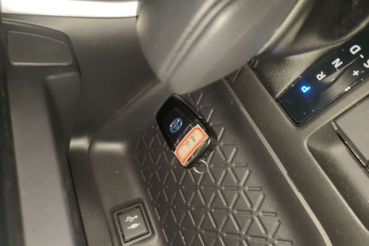 丰田 RAV4荣放双擎E+ 2022款 2.5L 两驱精英Pro中控内饰7001