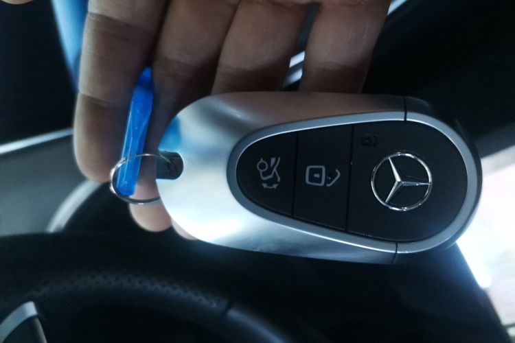 奔驰C级 2024款 C 200 L 运动版中控内饰7001