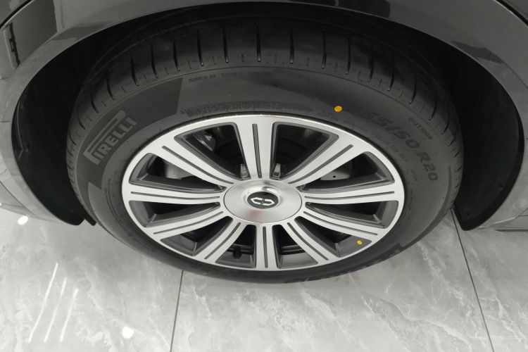 鸿蒙智行 问界M8 2025款 增程 Max+版 53.4kWh 6座版车身外观6001