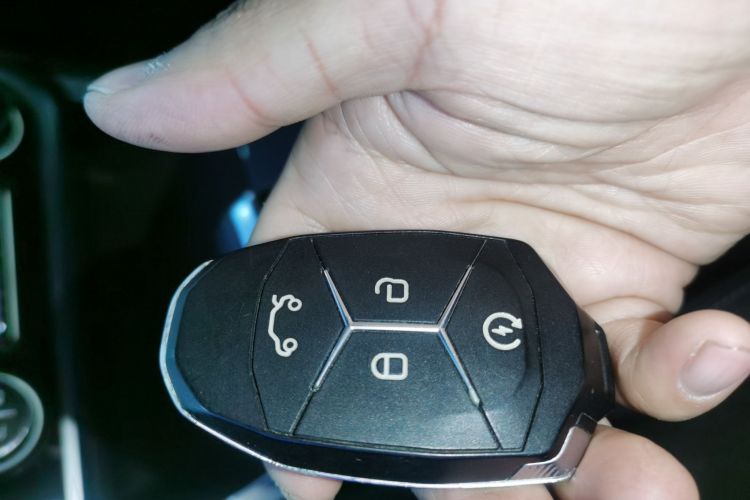 领克01 2017款 2.0T 两驱型Pro版中控内饰7001