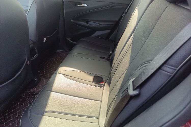 别克 昂科拉 2020款 20T CVT精英型中控内饰7004