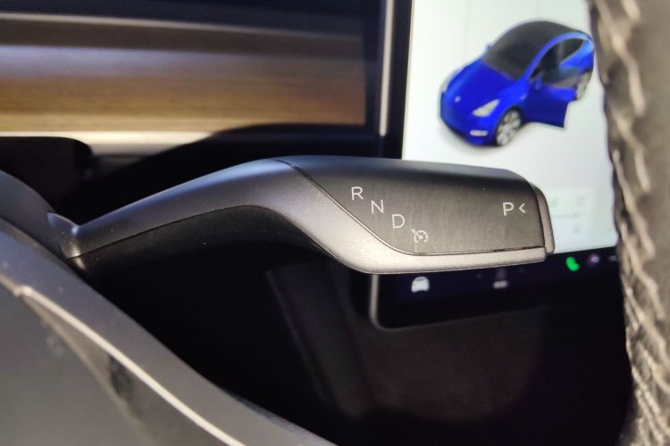 特斯拉 Model Y 2021款 标准续航后驱版中控内饰18