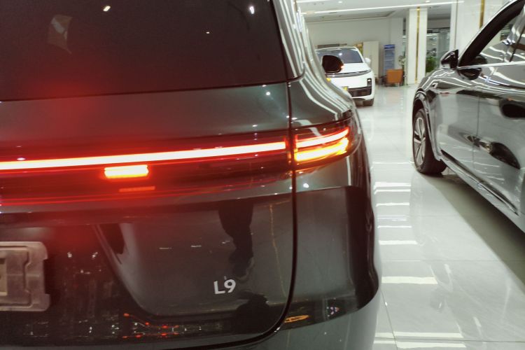 理想汽车 理想L9 2022款 Max车身外观9