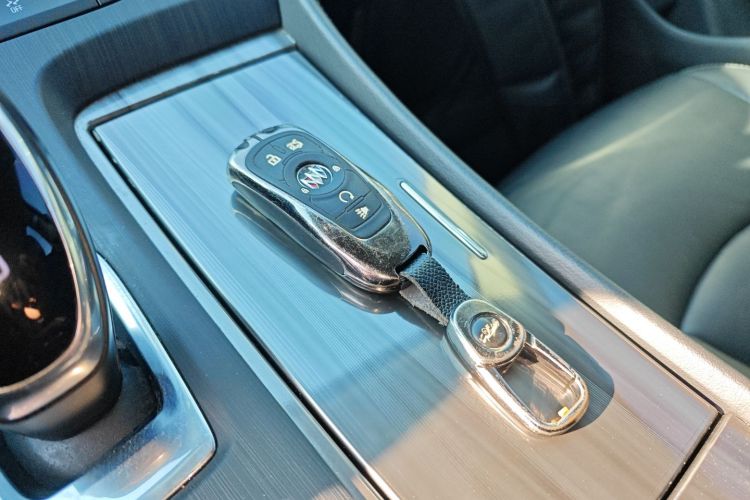 别克 君越 2022款 652T 豪华型中控内饰11