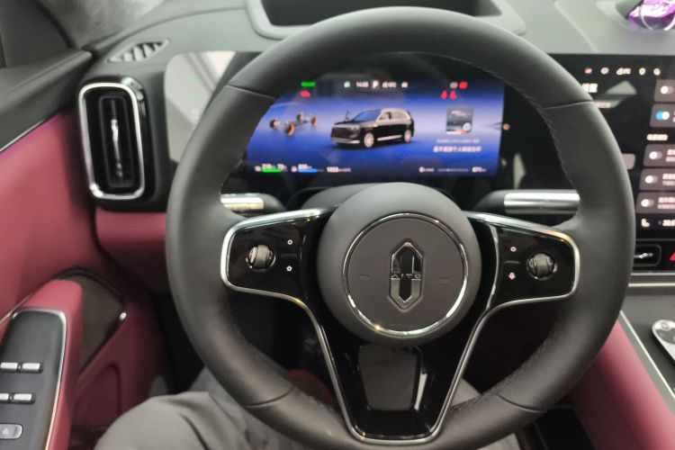 鸿蒙智行 问界M8 2025款 增程 Max+版 53.4kWh 6座版局部细节13