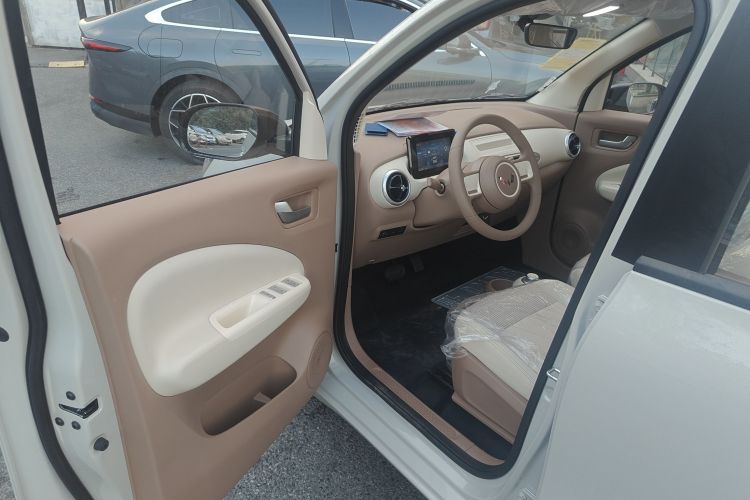 五菱汽车 宏光MINIEV 2025款 四门版 进阶款中控内饰7003