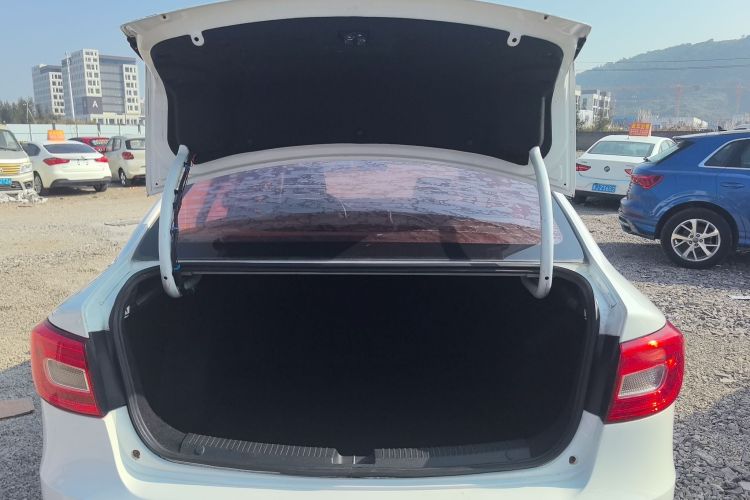 奔腾B30 2017款 1.6L 自动舒适型机舱底盘23