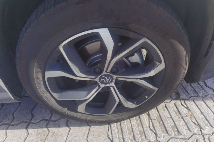 比亚迪 元PLUS 2024款 荣耀版 430KM 领先型车身外观10