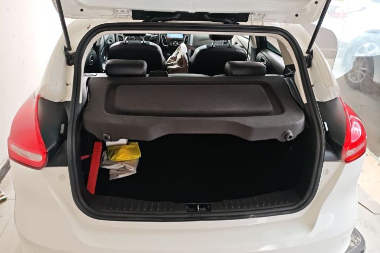 福特 福克斯 2018款 两厢经典 1.6L 自动风尚型智行版局部细节23