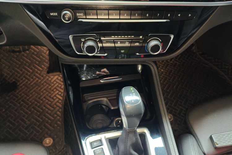 宝马1系 2018款 118i 运动型中控内饰18