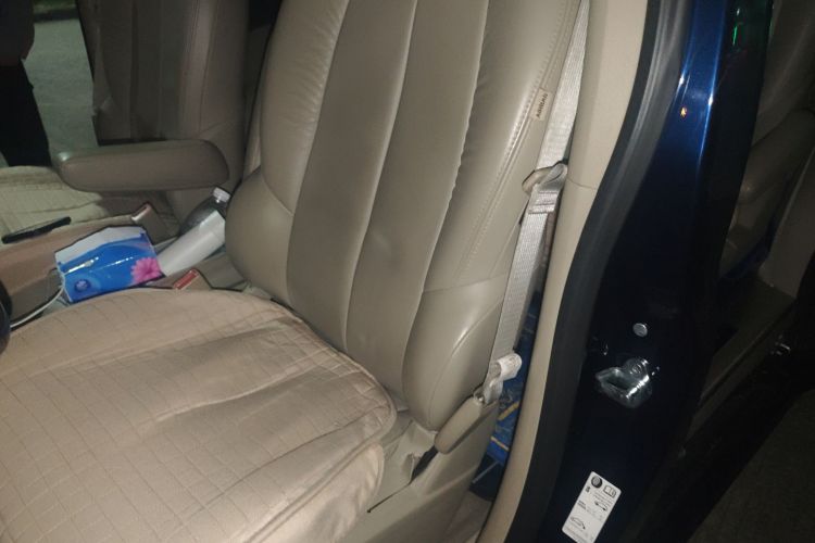 别克GL8 2017款 25S 豪华型 国V中控内饰19