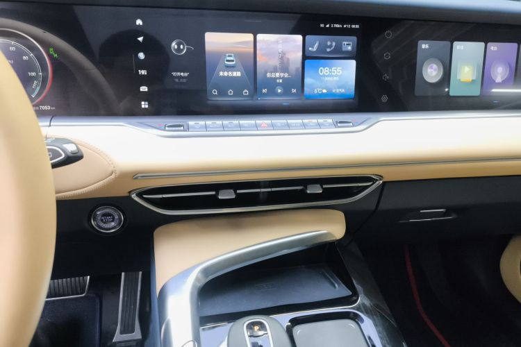 岚图汽车 岚图FREE 2021款 四驱标准增程专属豪华套装中控内饰16