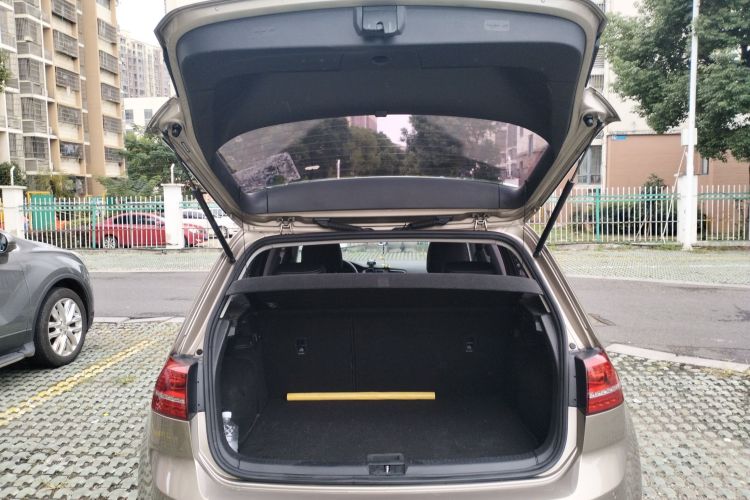 大众 高尔夫 2016款 1.6L 自动时尚型机舱底盘23