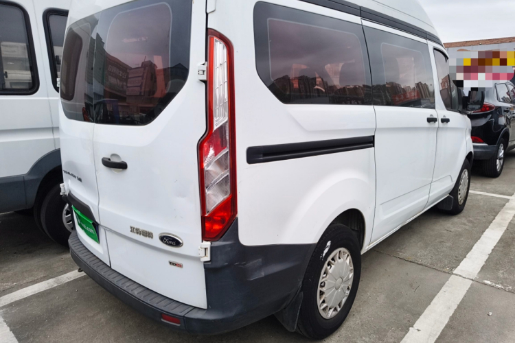 福特 全顺 2017款 2.0T柴油多功能商用车短轴中顶国V车身外观6005