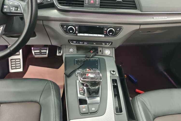 奥迪Q5L 2018款 45 TFSI 尊享时尚型 国VI中控内饰18