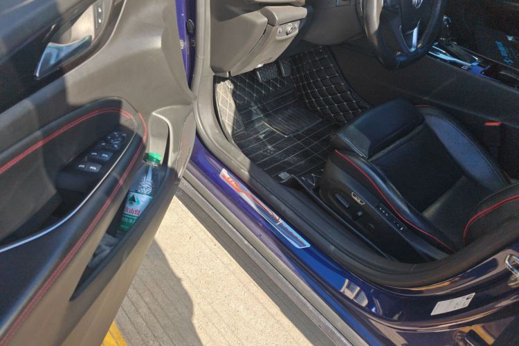 别克 君威 2019款 GS 28T 尊贵型 国VI中控内饰7003