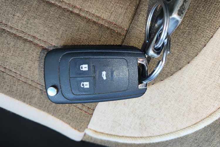 雪佛兰 科鲁兹 2015款 1.5L 经典 SL MT中控内饰7001