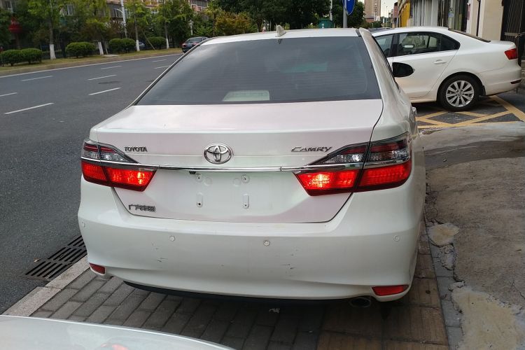 丰田 凯美瑞 2016款 2.0E 十周年纪念精英版车身外观6004