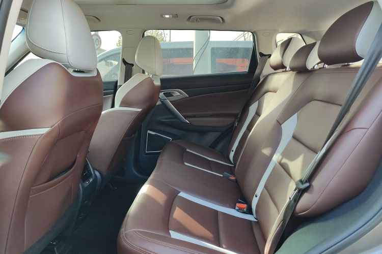 吉利汽车 博越 2022款 1.8TD DCT智雅型中控内饰7004