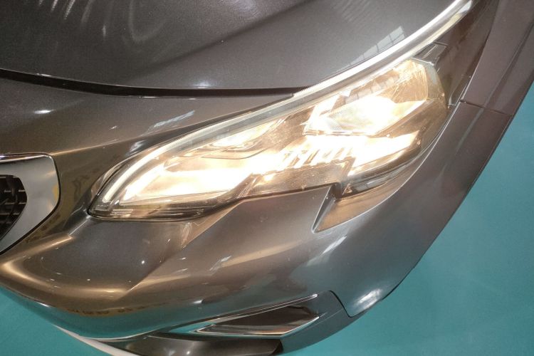 标致4008 2017款 380THP 精英版车身外观36