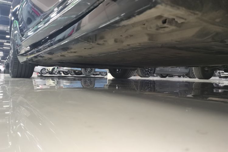 鸿蒙智行 智界R7 2025款 增程 251km Max局部细节9001