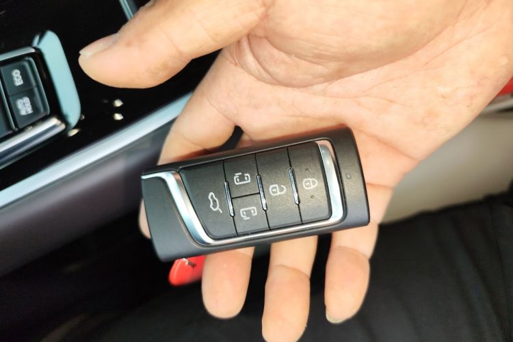 广汽传祺 传祺M8 2021款 领秀系列 390T 尊贵版中控内饰7001