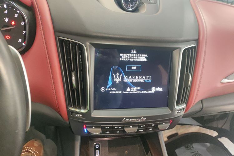 玛莎拉蒂 Levante 2016款 3.0T 标准型中控内饰16