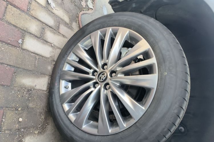 丰田 汉兰达 2022款 380T 四驱尊贵版 7座车身外观6008