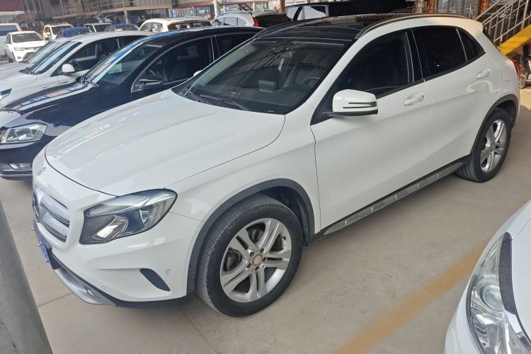 奔驰GLA 2016款 GLA 200 动感型车身外观4