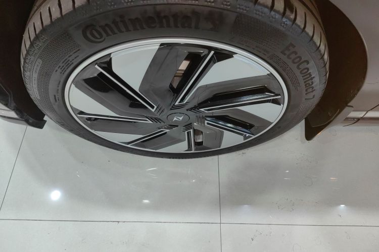 东风奕派 eπ008 2024款 210Max增程版 6座车身外观6007