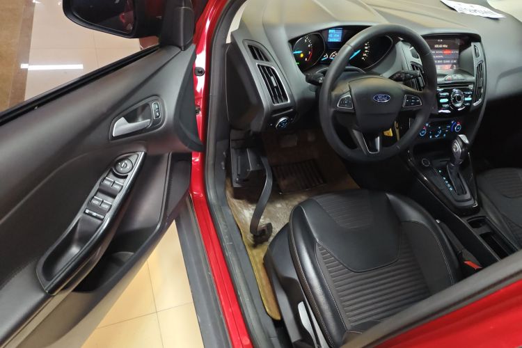 福特 福克斯 2017款 两厢 1.6L 自动风尚型智行版中控内饰7003