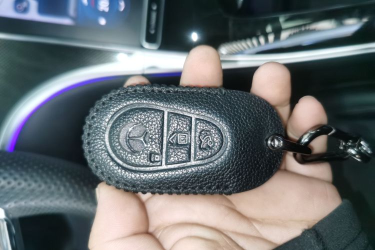 奔驰C级 2022款 C 260 L 运动版中控内饰7001