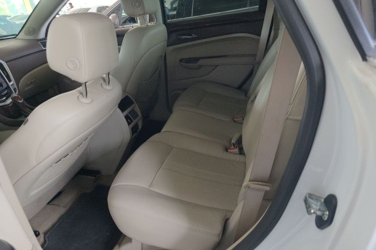 凯迪拉克SRX 2015款 3.0L 精英型中控内饰21