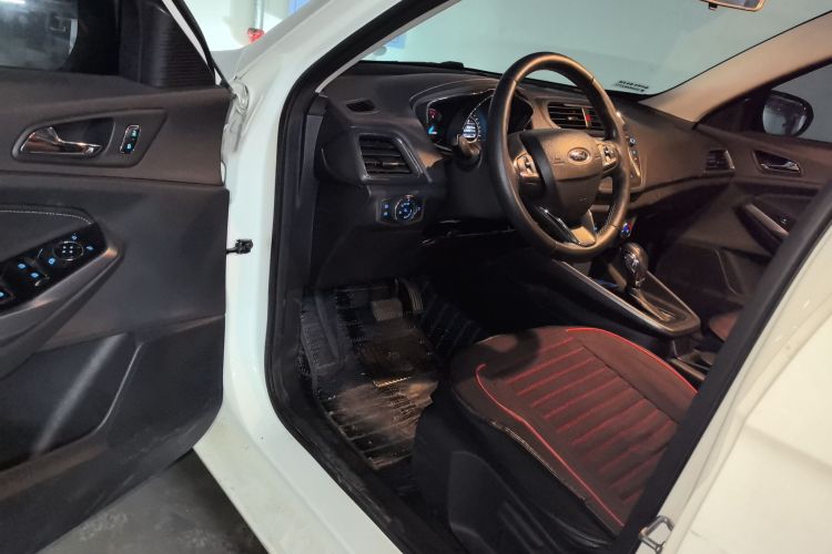 福特 福睿斯 2019款 改款 1.5L 自动悦享型 国VI中控内饰20