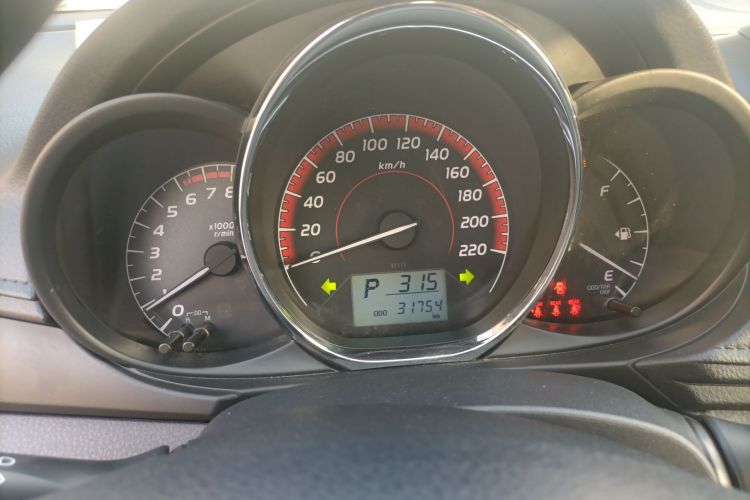 丰田 威驰FS 2021款 1.5L CVT锋驰版中控内饰14