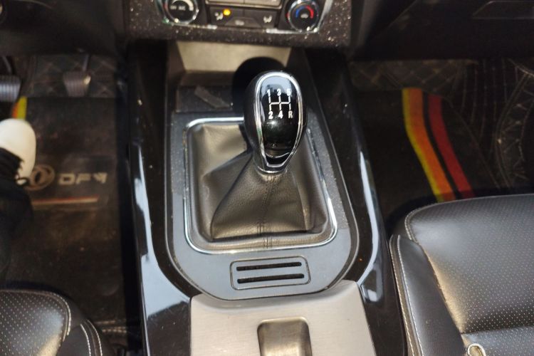 东风风光 风光S560 2018款 1.8L 手动豪华型 7座中控内饰18