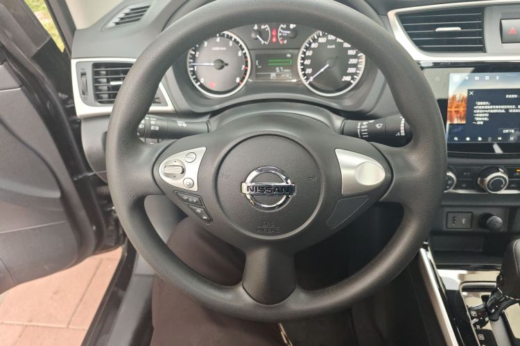 日产 轩逸 2022款 经典 1.6XL CVT豪华版中控内饰13