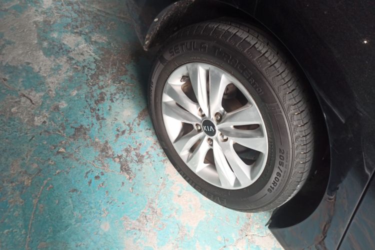 起亚K4 2014款 1.8L 自动GLS车身外观6002