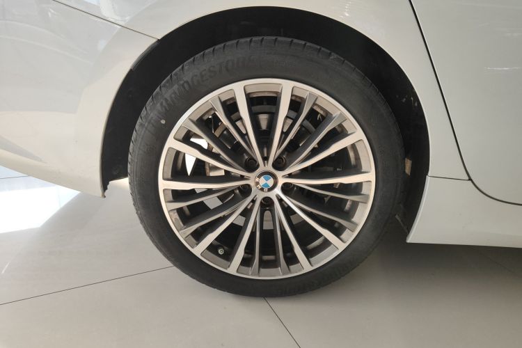 宝马3系 2022款 320i 运动套装车身外观6008