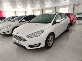 福特 福克斯 2015款 三厢 1.6L 自动舒适型