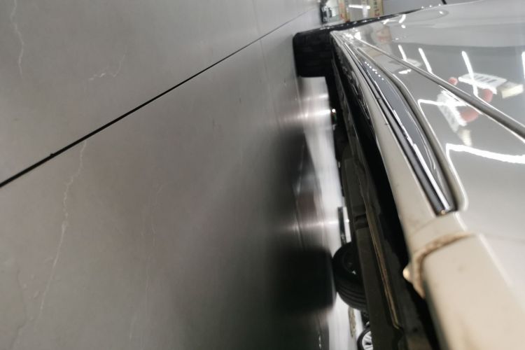 丰田 威尔法 2021款 皇冠 双擎 2.5L HV至尊版局部细节9001