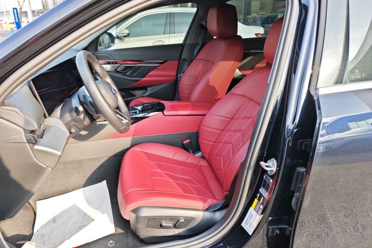 宝马i5 2024款 eDrive 35L M运动套装中控内饰19