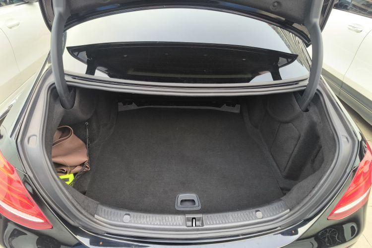 奔驰E级 2019款 E 260 L局部细节23