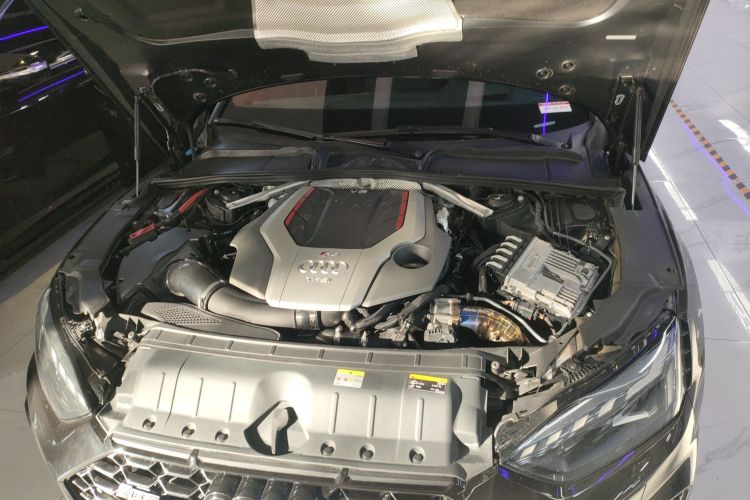 奥迪RS 5 2020款 RS 5 2.9T Sportback机舱底盘24