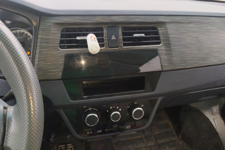 金杯 小海狮X30 2021款 1.5L 标准型无空调版客车国VI SWC15M局部细节16