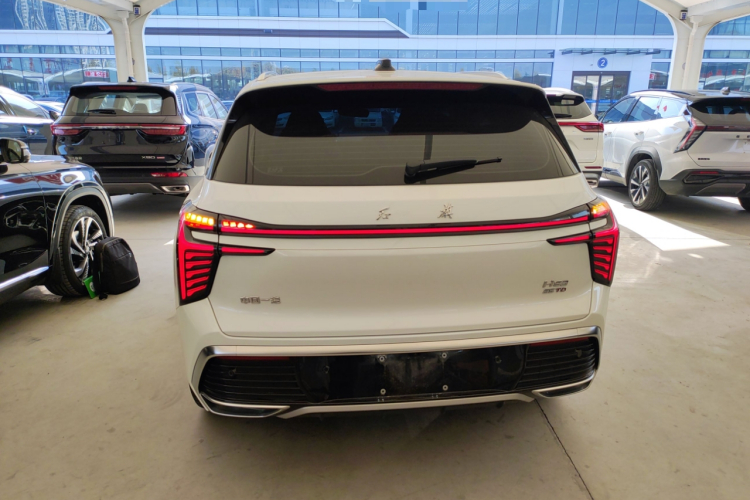 红旗HS3 2023款 1.5T 两驱善为版车身外观6