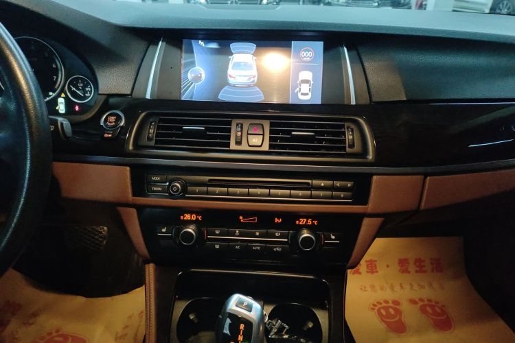 宝马5系 2014款 525Li 领先型中控内饰16