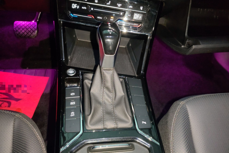 大众 帕萨特 2025款 出众款 330TSI 星空精英版局部细节18