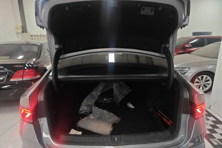 比亚迪 秦PLUS 2024款 荣耀版 DM-i 55KM领先型机舱底盘23