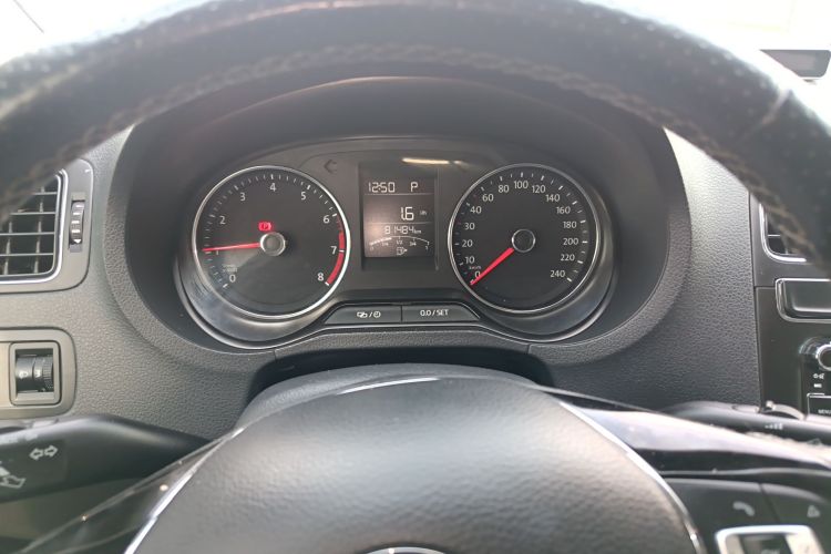 大众 2016款 1.6L Cross Polo 自动中控内饰14